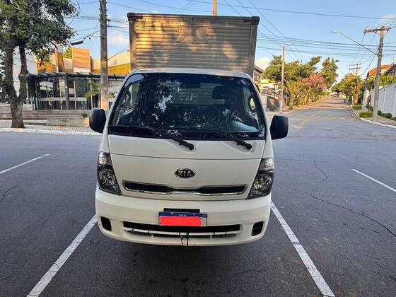 KIA BONGO 2.5 K-2500 4X2 CS TURBO DIESEL 2P MANUAL KIA BONGO 2.5 K-2500 4X2 CS TURBO DIESEL 2P MANUAL